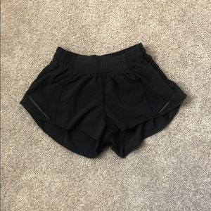 Lululemon hottie hot shorts 2.5